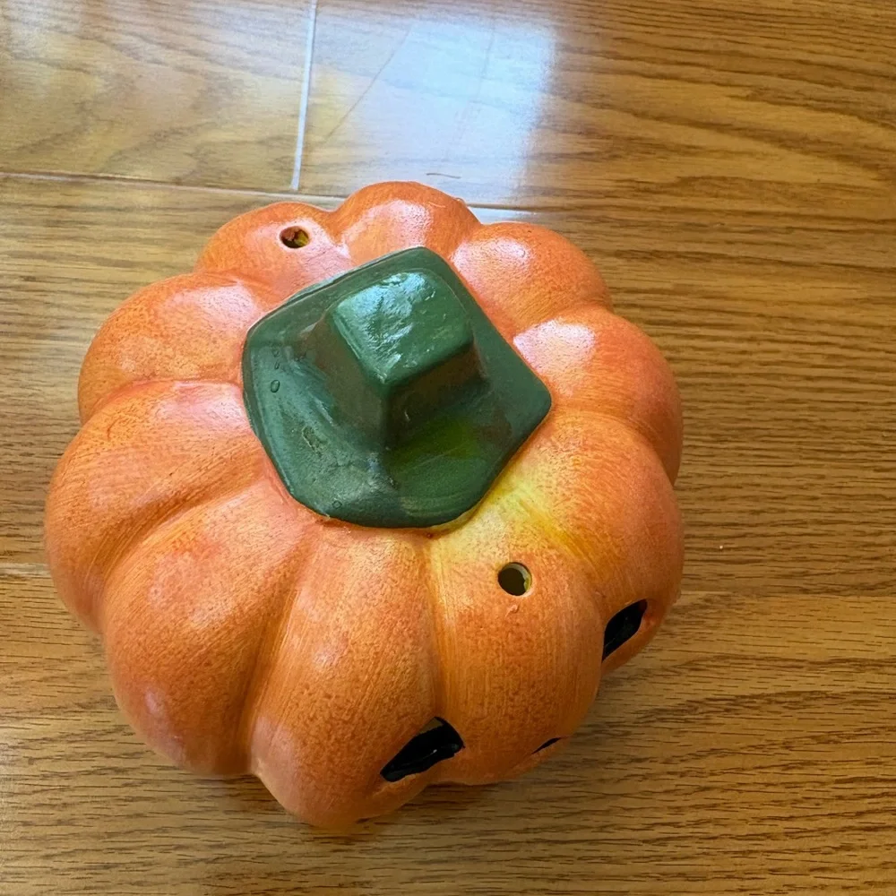 🎃 Orange Ceramic Jack-O'-Lantern Tea Light Candle Holder – Fall Halloween Decor